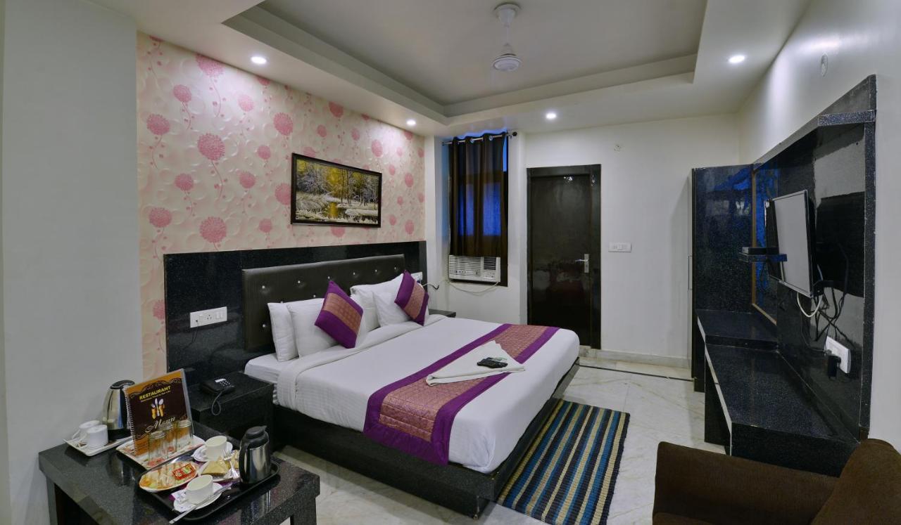 Hotel Noida International - Couple Friendly Hotel In Noida Sector 11 New Delhi Exterior photo